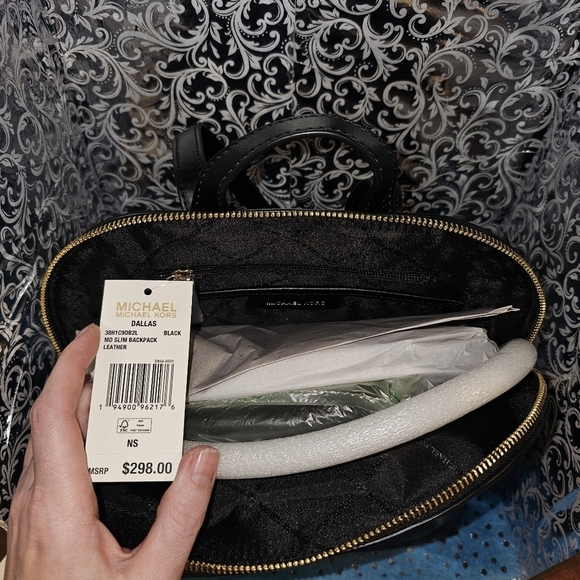 Michael Kors Dallas slim backpack purse NWT - Picture 3 of 5